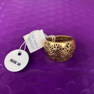 New chunky gold ring